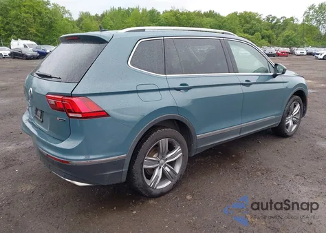 2020 Volkswagen Tiguan 2.0T Se/2.0T Se R-Line Black/2.0T Sel z USA, uszkodzony, nr VIN 3VV2B7AX7LM015962